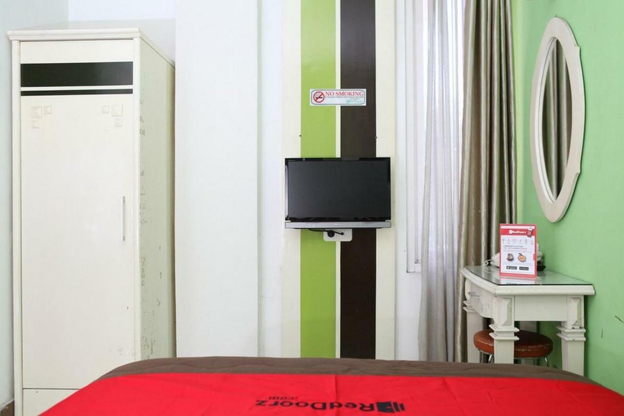 Reddoorz Plus @ Talaga Bodas バンドゥン エクステリア 写真
