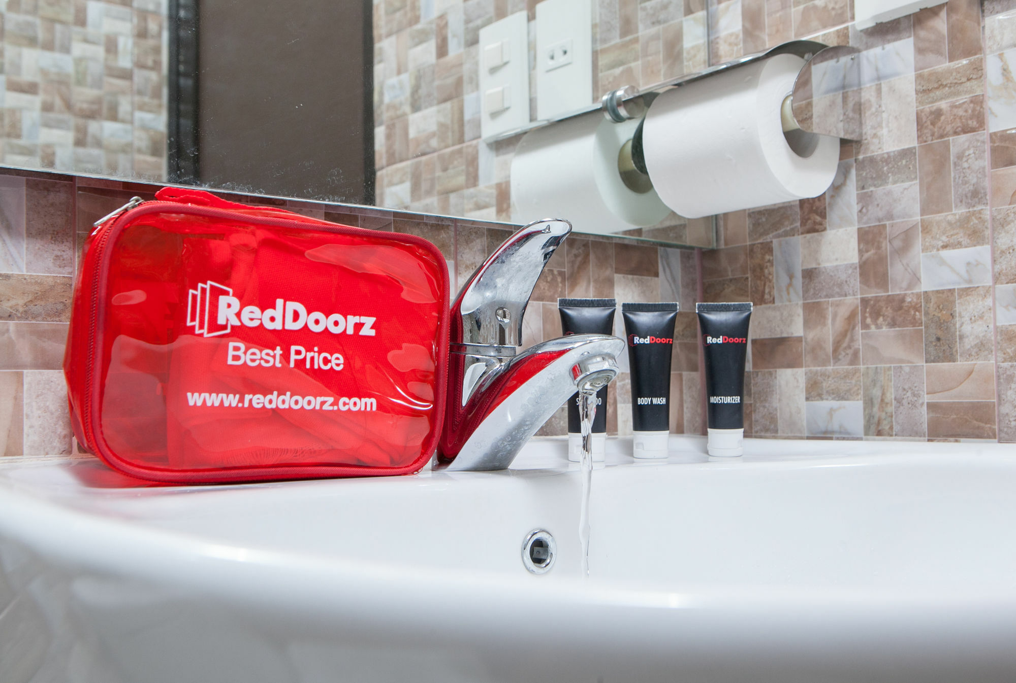 Reddoorz Plus @ Talaga Bodas バンドゥン エクステリア 写真